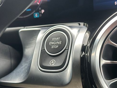 Certified 2025 Mercedes-Benz GLB 250 image 22