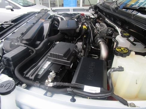 Used 2023 GMC Sierra 3500 SLT w/ SLT Premium Package image 11