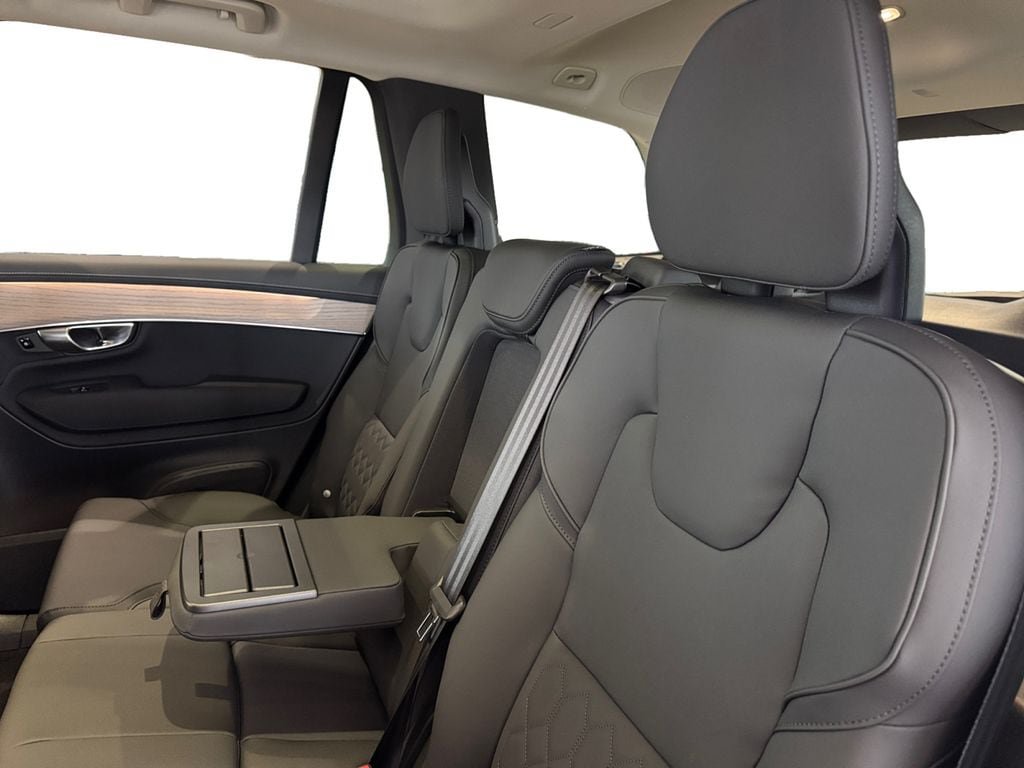 New 2026 Volvo XC90 T8 Plus w/ Protection Package Premier AWD/4WD image 24
