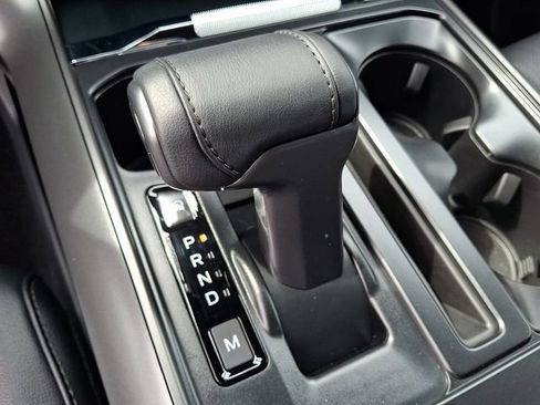 Used 2025 Ford F150 Lariat w/ Equipment Group 501A Mid image 11