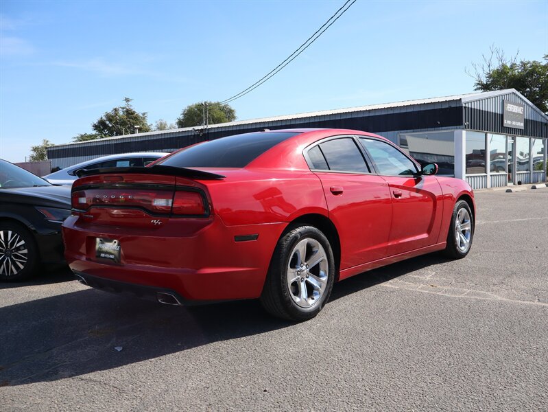 Used 2013 Dodge Charger R/T RWD image 2