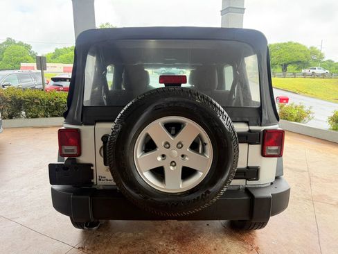 Used 2011 Jeep Wrangler Unlimited Sport AWD/4WD image 5