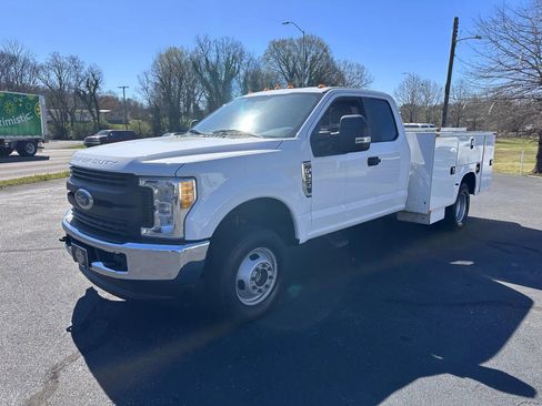Used 2017 Ford F350 XL w/ Power Equipment Group image 2