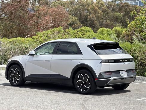 Used 2023 Hyundai Ioniq 5 SEL AWD/4WD image 4