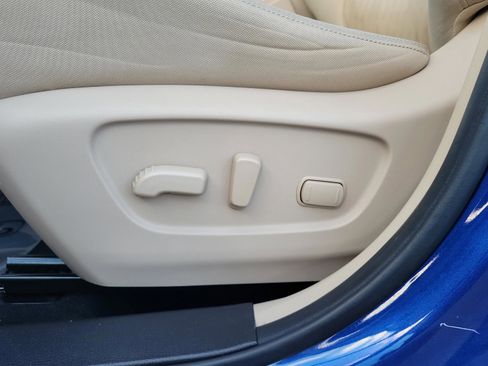 Used 2018 Nissan Rogue SV w/ Sun & Sound Touring Package image 20