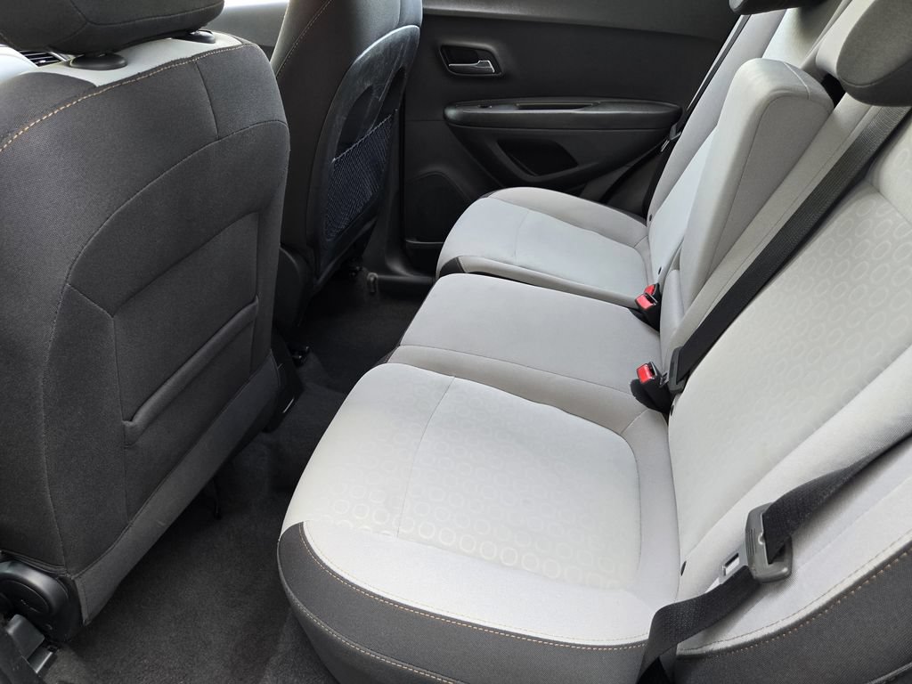 Used 2018 Chevrolet Trax LS FWD image 23