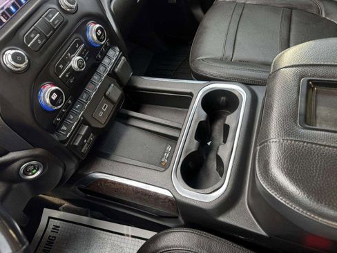 Used 2022 GMC Sierra 3500 Denali image 34