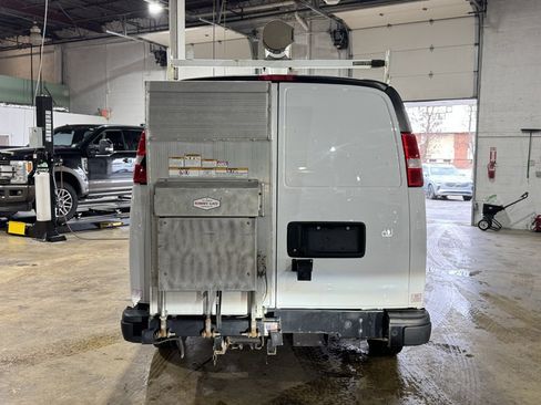 Used 2020 Chevrolet Express 3500 w/ Driver Convenience Package image 5