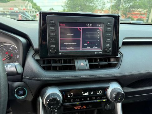 Used 2022 Toyota RAV4 XLE FWD image 19