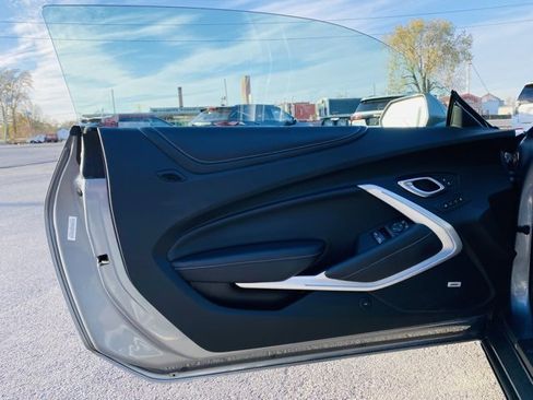 Used 2019 Chevrolet Camaro SS image 18