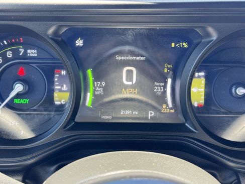 Certified 2025 Jeep Wrangler Unlimited Sahara w/ Safety Group AWD/4WD image 25