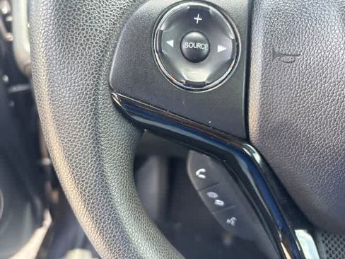 Used 2019 Honda HR-V LX image 11