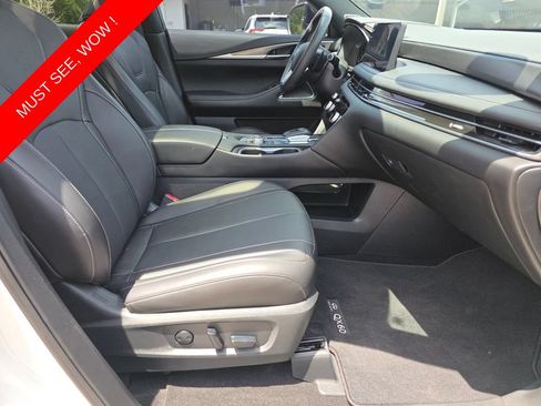 Used 2025 INFINITI QX60 Luxe w/ Black Edition FWD image 14