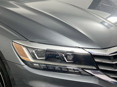 Used 2022 Volkswagen Passat 2.0T SE image 9