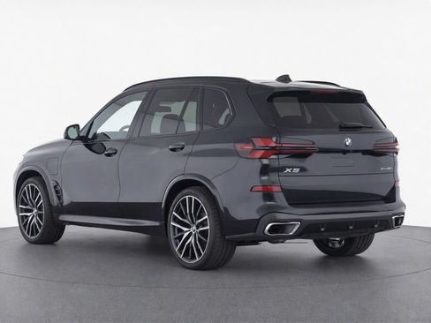 Used 2024 BMW X5 sDrive40i w/ M Sport Package RWD image 2