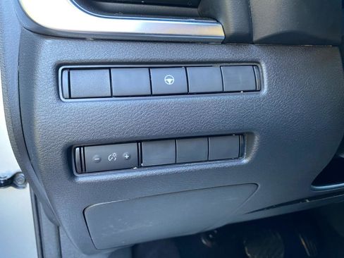 Used 2021 Nissan Rogue SV FWD image 61