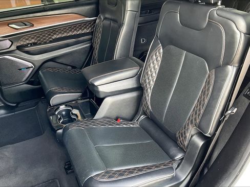 Used 2021 Jeep Grand Cherokee L Summit w/ Advanced Protech Group IV AWD/4WD image 17