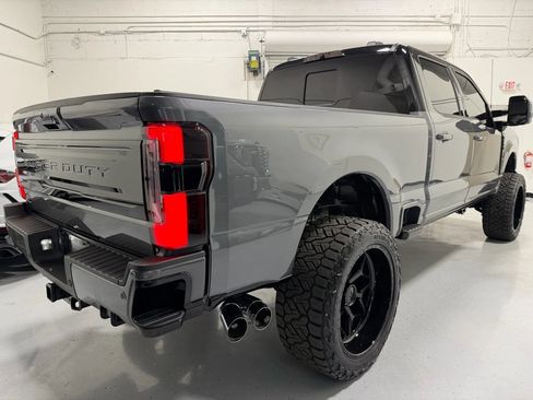 Used 2025 Ford F250 Platinum image 17