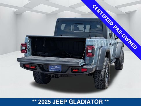 Used 2025 Jeep Gladiator Mojave w/ Convenience Group AWD/4WD image 17