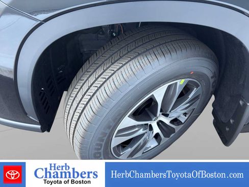 New 2026 Toyota Highlander XLE AWD/4WD image 9