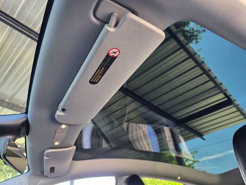 Used 2021 Tesla Model Y Long Range image 27