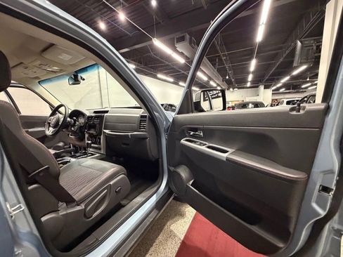 Used 2012 Jeep Liberty Arctic AWD/4WD image 29