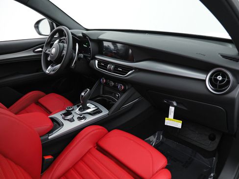 New 2025 Alfa Romeo Stelvio Sprint w/ Veloce Package image 13