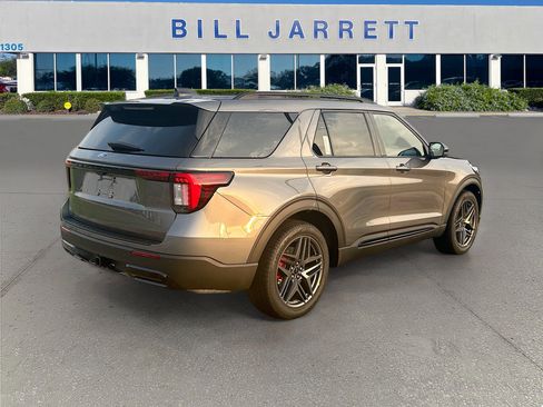 New 2026 Ford Explorer ST-Line w/ ST-Line Street Pack RWD image 4
