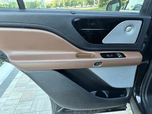 Used 2020 Lincoln Aviator Reserve w/ Equipment Group 202A AWD/4WD image 15