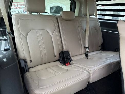 Used 2022 Ford Expedition Max Limited AWD/4WD image 16
