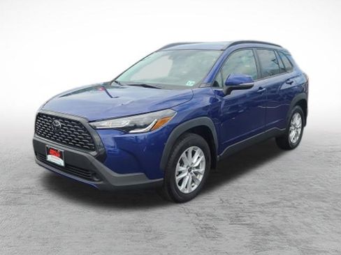 Certified 2022 Toyota Corolla Cross LE AWD/4WD image 32