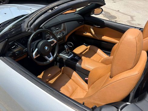 Used 2012 BMW Z4 sDrive28i w/ Sport Pkg RWD image 18