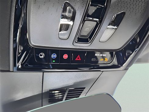 New 2024 Cadillac Lyriq Luxury image 20