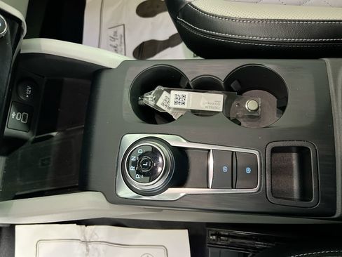 Used 2024 Ford Escape Platinum w/ Premium Technology Package image 21