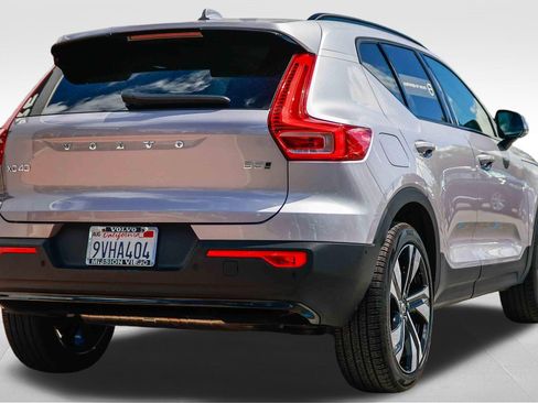 Used 2026 Volvo XC40 B5 Ultra w/ Climate Package image 8
