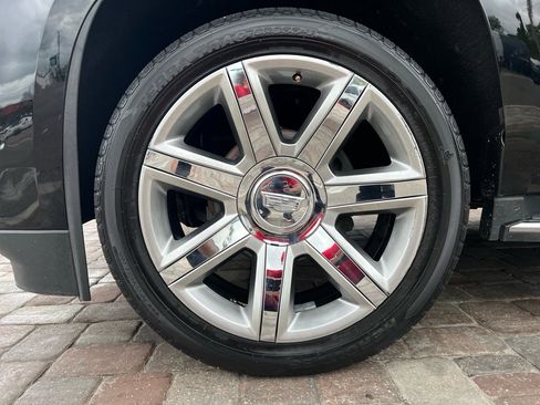 Used 2020 Cadillac Escalade ESV Luxury image 11