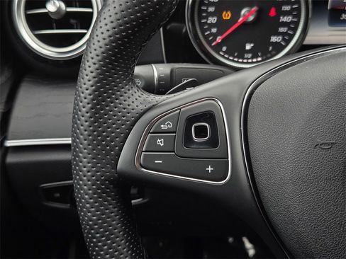Used 2017 Mercedes-Benz E 300 image 25