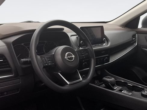 Used 2023 Nissan Rogue S AWD/4WD image 7