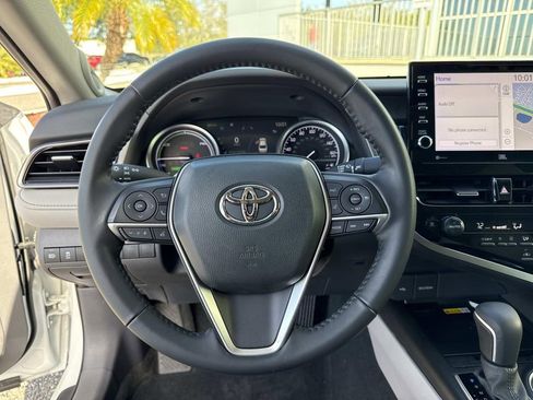 Used 2022 Toyota Camry XLE image 25