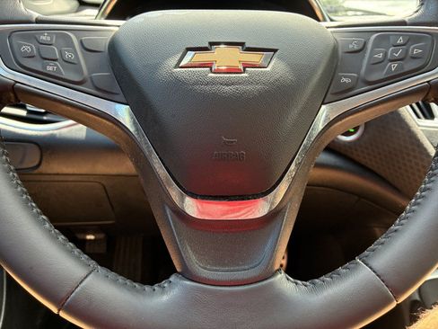 Used 2016 Chevrolet Malibu LT FWD image 9