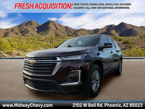 Used 2023 Chevrolet Traverse LT image 1