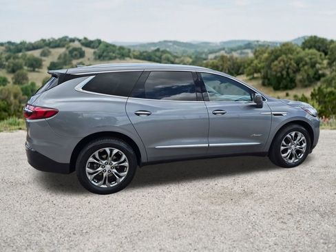 Used 2019 Buick Enclave Avenir w/ Avenir Technology Package FWD image 11