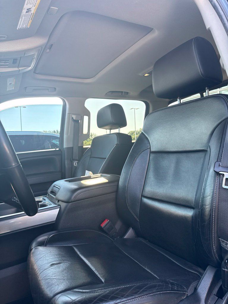 Used 2017 Chevrolet Silverado 1500 LTZ Z71 w/ LTZ Plus Package AWD/4WD image 4