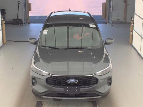 Used 2025 Ford Escape ST-Line Select w/ Tech Pack #2 AWD/4WD image 2