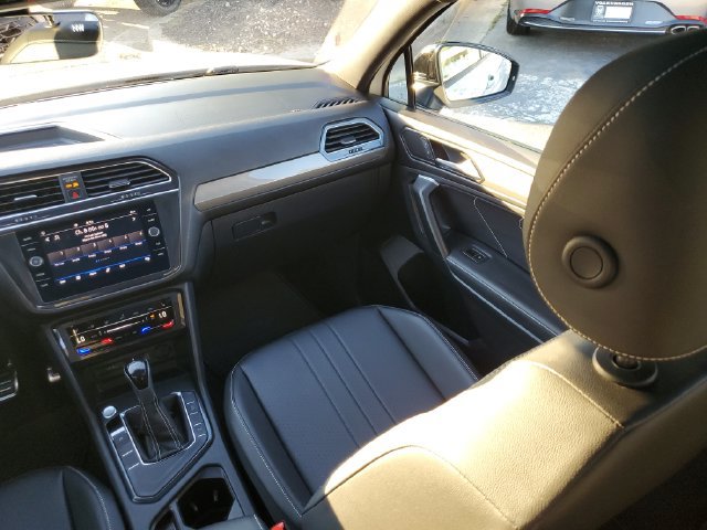 Certified 2023 Volkswagen Tiguan SE R-Line FWD image 12