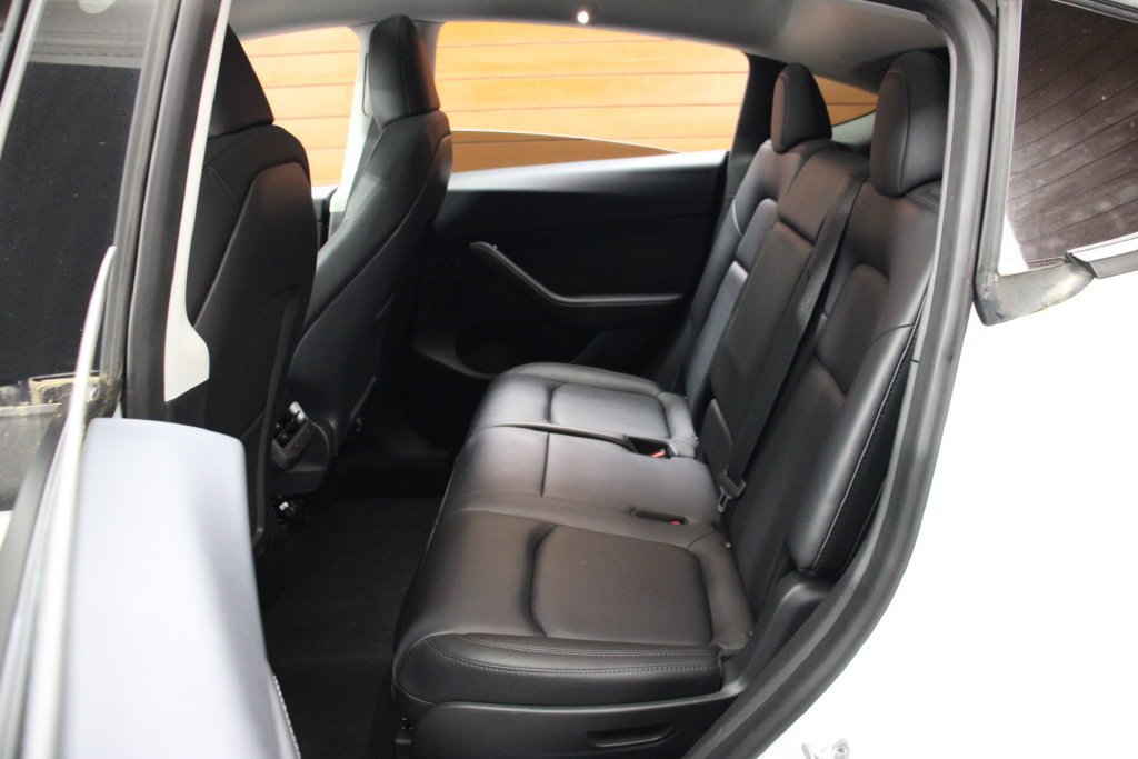 Used 2023 Tesla Model Y Long Range AWD/4WD image 5