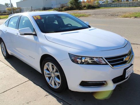 Used 2019 Chevrolet Impala LT image 3
