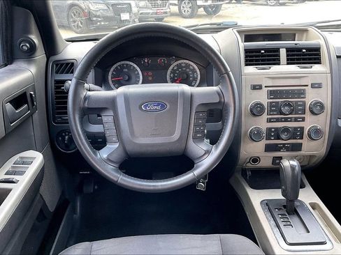 Used 2011 Ford Escape XLT image 8