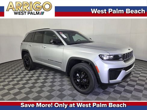 New 2026 Jeep Grand Cherokee Altitude RWD image 1