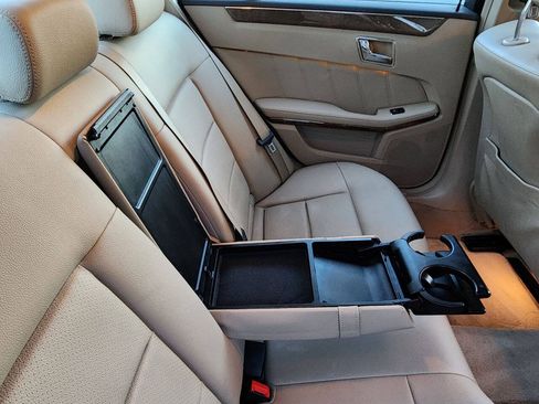 Used 2010 Mercedes-Benz E 350 Sedan image 27